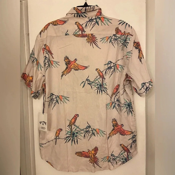New Billabong Sundays Short Sleeve Short Parrots Size Large - Picture 4 of 8